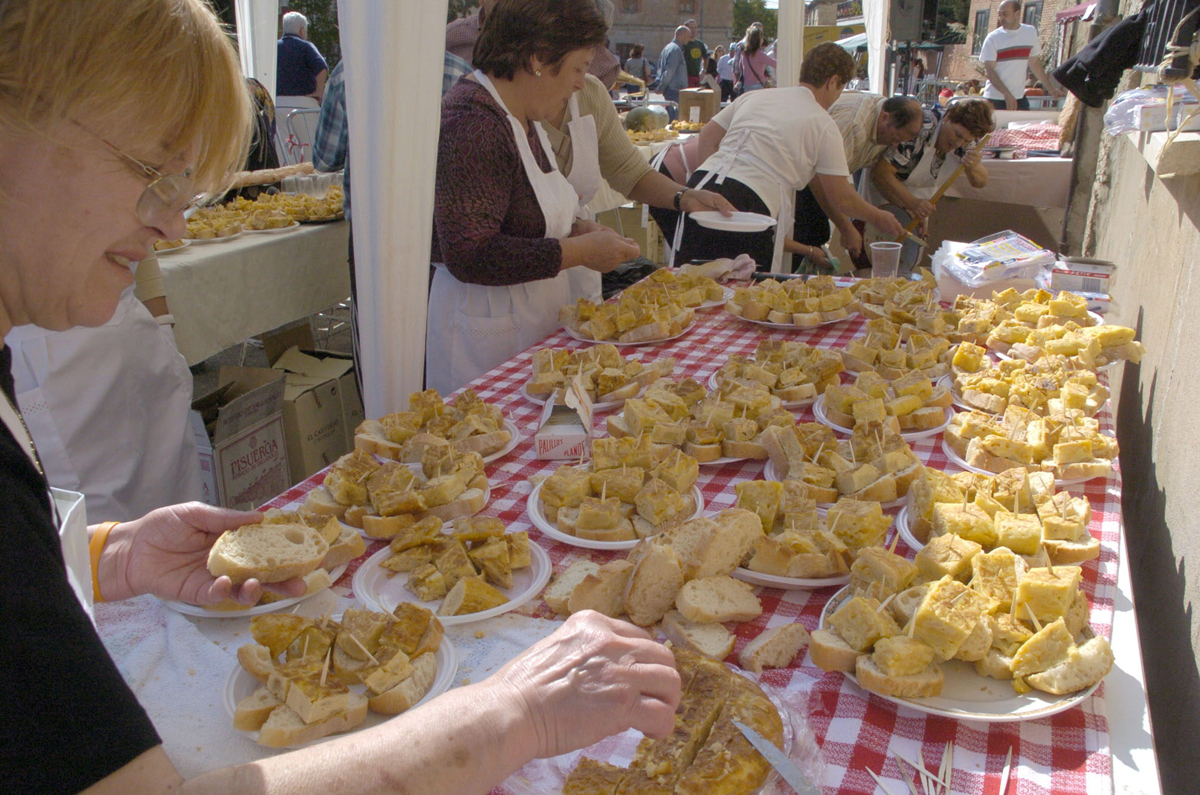 Puestos con pinchos de tortilla de patata