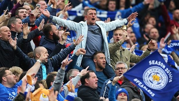 Hinchas del Leicester, en Old Trafford