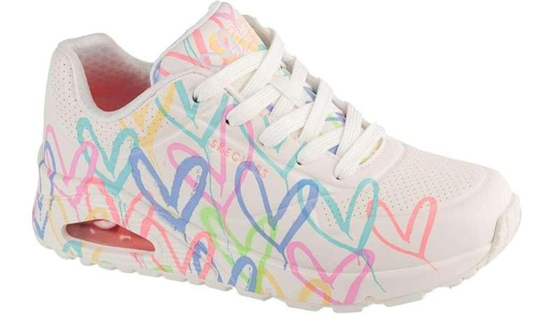 Zapatillas Skechers con corazones