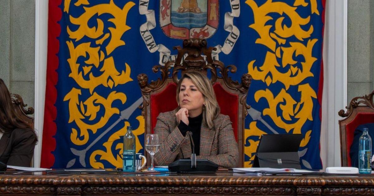 La alcaldesa de Cartagena (PP) destituye a dos cargos de Vox y logra tumbar la moción de censura en su contra