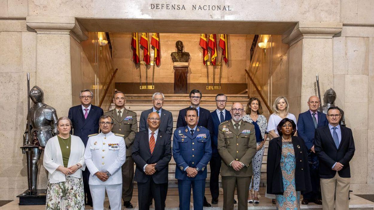 Foto de Familia en la Feria Internacional de Defensa y Seguridad de España, FEINDEF 27.