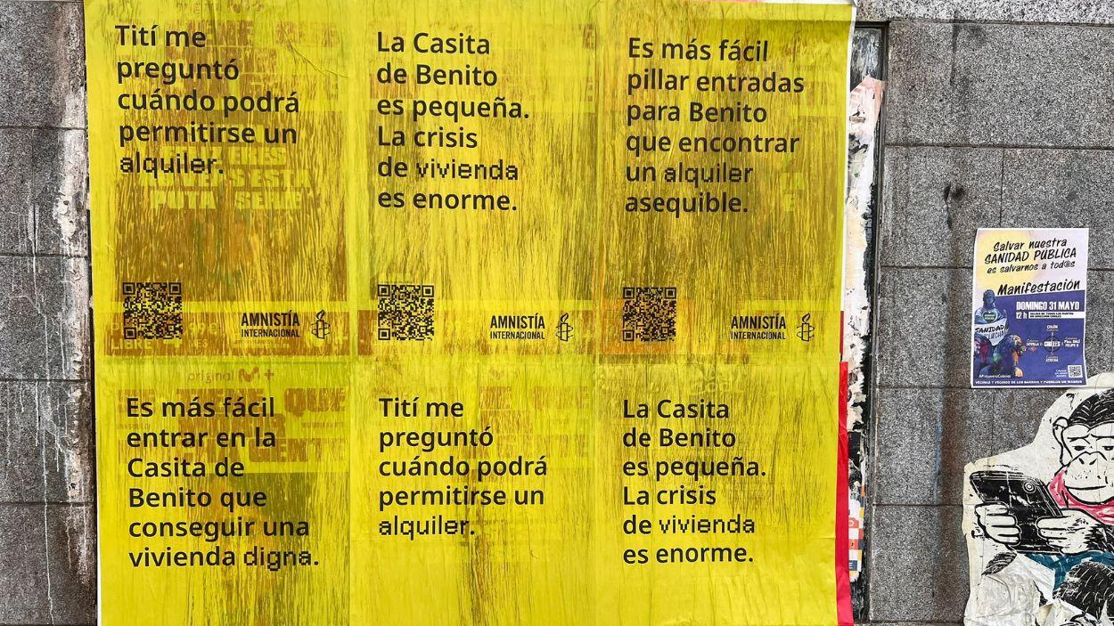 Carteles de la campaña 'Es más facil entrar en la casa de Benito que conseguir una vivienda digna'. Amnistía Internacional