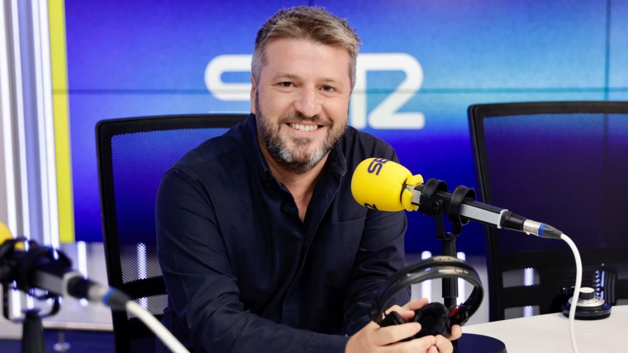 Aimar Bretos, nuevo presentador de 'Hoy por Hoy' (CADENA SER)