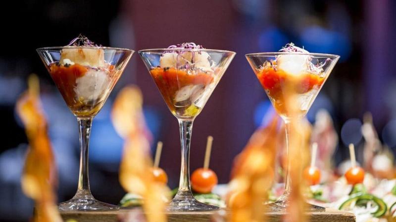 Los pintxos son una de las señas de identidad de la gastronomía vasca y una parada obligatoria para quienes visitan Vitoria-Gasteiz (Fotografía: Ayuntamiento de Vitoria-Gasteiz) Los pintxos son una de las señas de identidad de la gastronomía vasca y una parada obligatoria para quienes visitan Vitoria-Gasteiz (Fotografía: Ayuntamiento de Vitoria-Gasteiz)