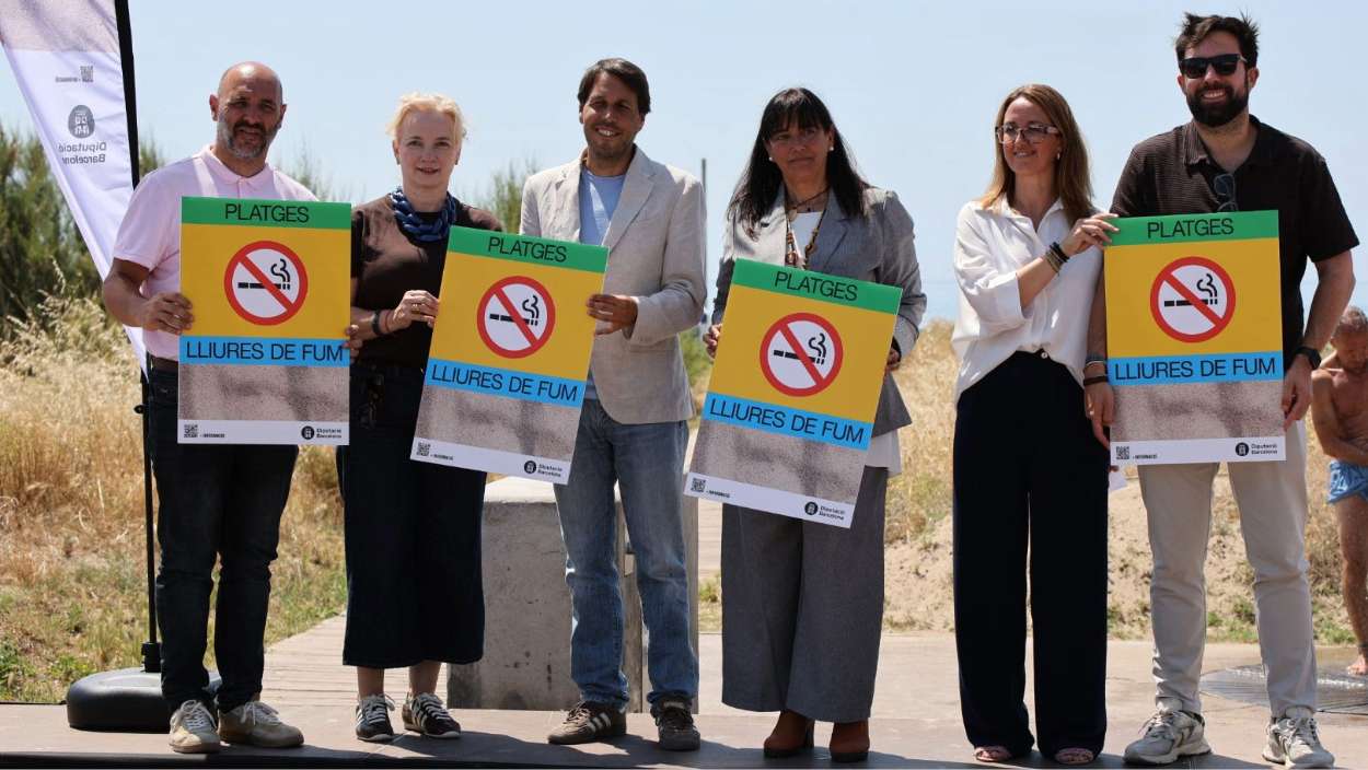 La Diputación de Barcelona presenta la campaña de playas sin humo. Diputación de Barcelona