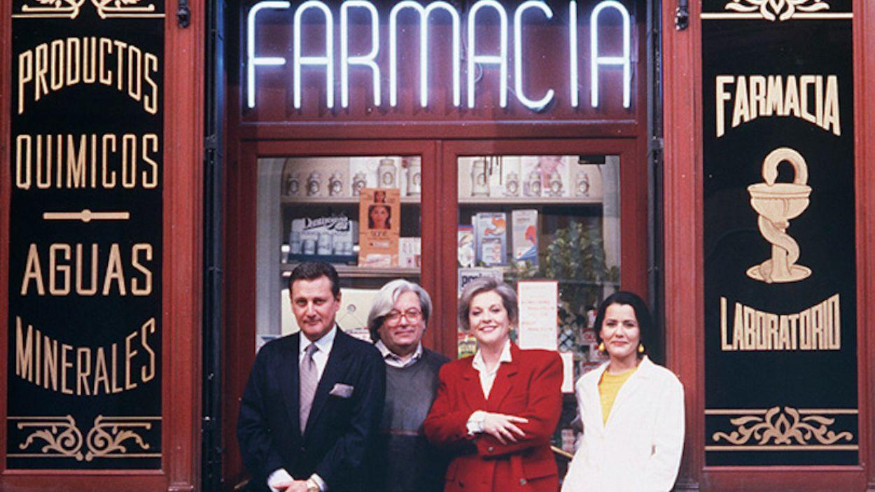 Imagen promocional de la serie de los 90 'Farmacia de Guardia'. Antena 3. 