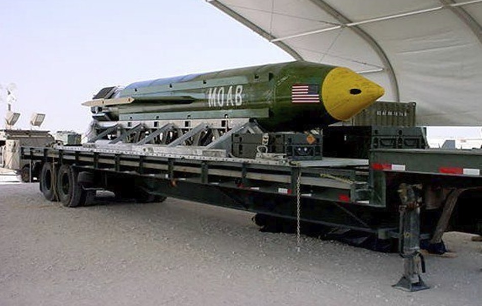 MOAB, la 'madre de todas las bombas', lanzada en Afganistán. 