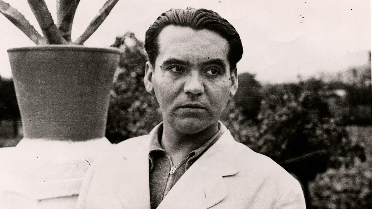 Imagen de Federico García Lorca en la Huerta de San Vicente.  Foto Fundación FGL