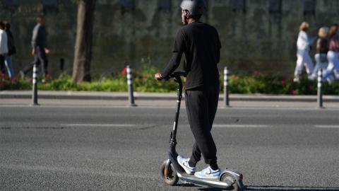 La batalla en las calles: bicicletas, patinetes y la lucha por el espacio urbano