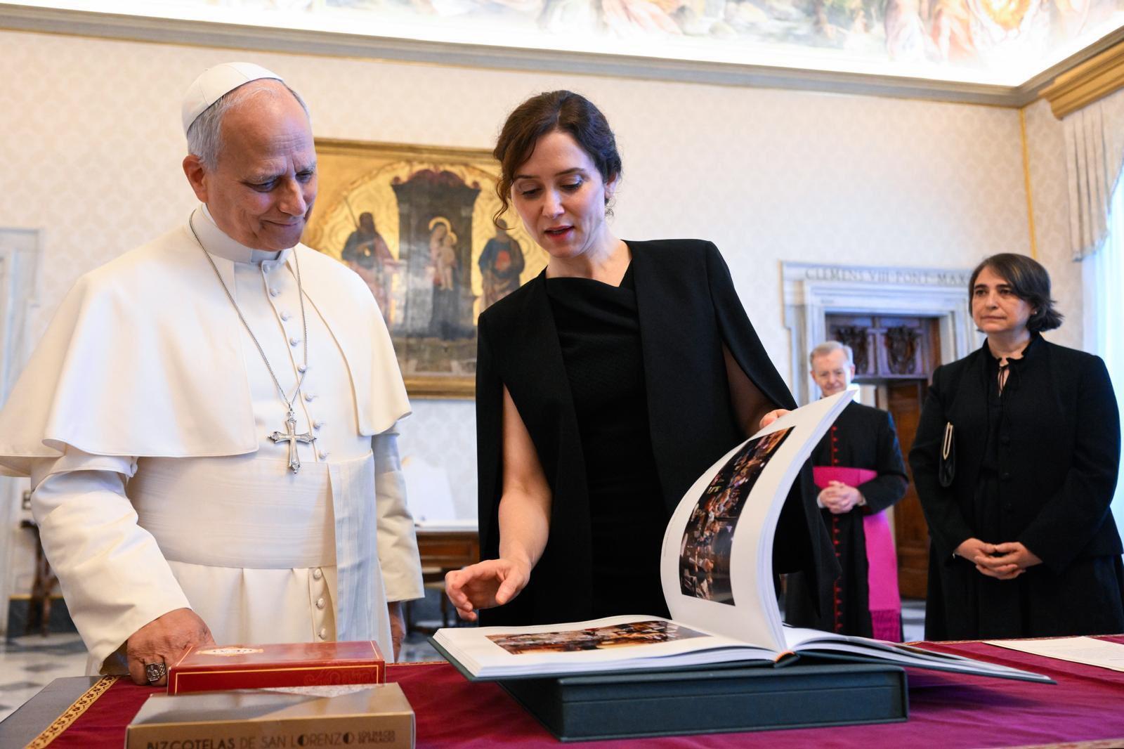 Isabel Díaz Ayuso visita al Papa antes de que éste viaje a Madrid. Comunidad de Madrid