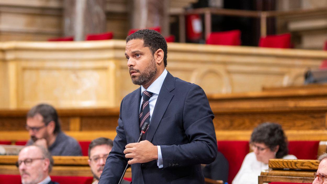 El secretario general de Vox, Ignacio Garriga, durante una sesión de control al Govern, en el Parlament de Catalunya, a 20 de mayo de 2026. EP.
