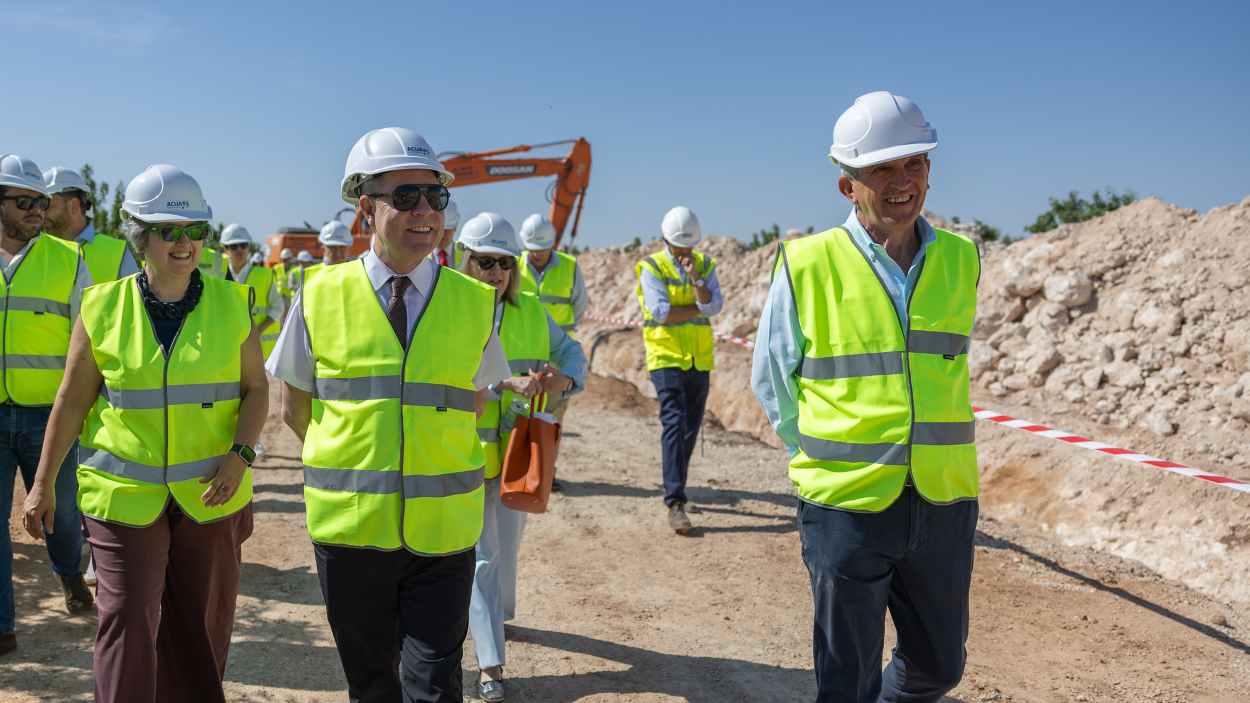Emiliano García-Page, visita en Daimiel (Ciudad Real), las obras de la Tubería Manchega. JCCM.