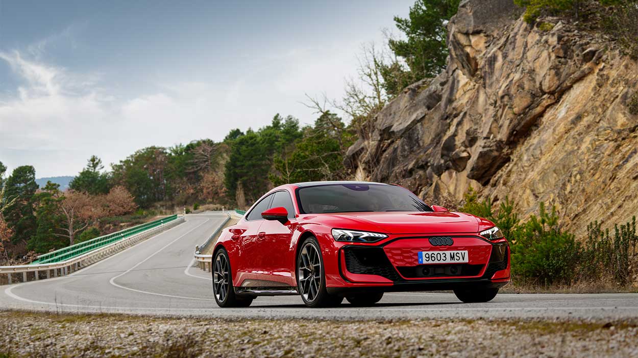 Audi RS e-tron GT (AUDI)