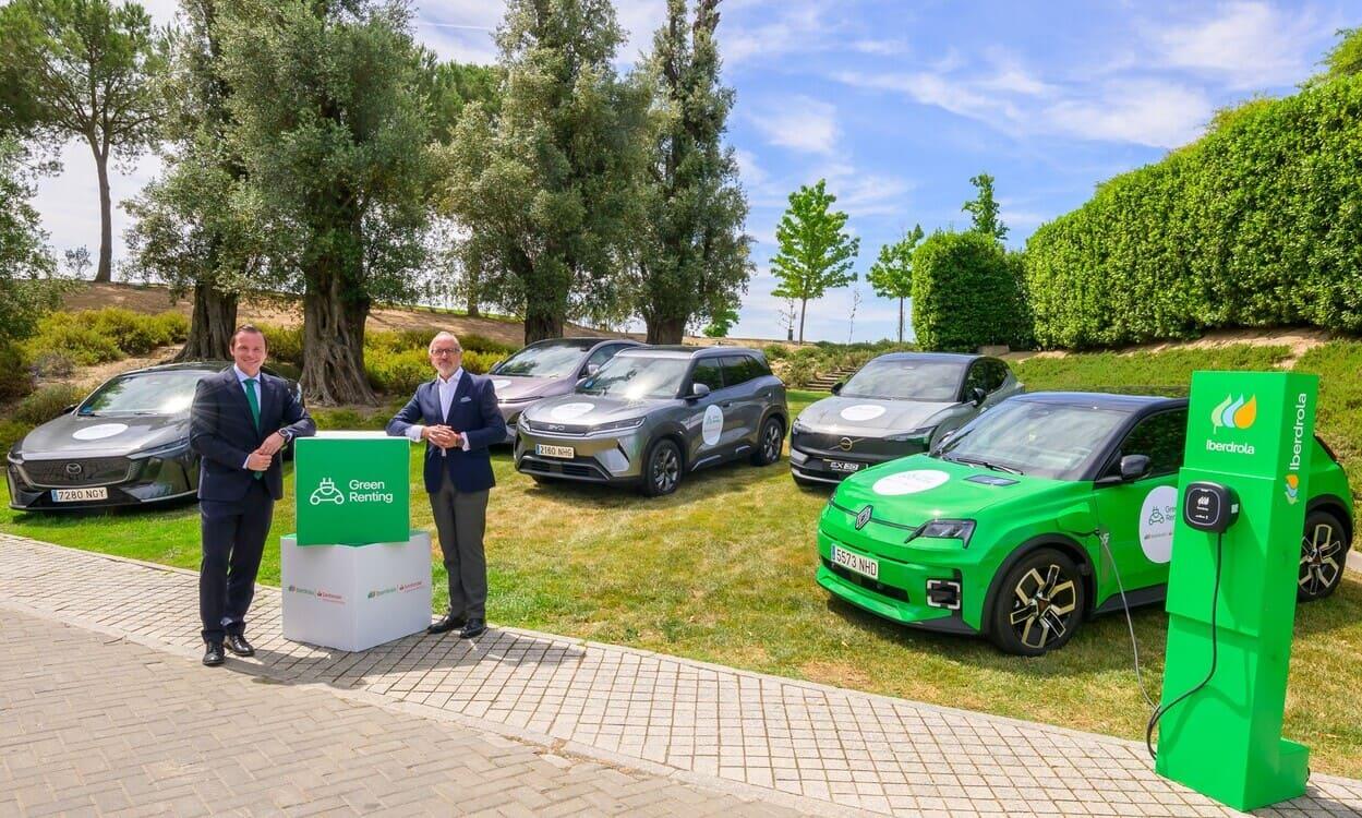 Luis Buil, director de Smart Mobility de Iberdrola, y Fernando Jáñez, director general de Santander Consumer Bank España, durante la presentación de Green Renting Iberdrola