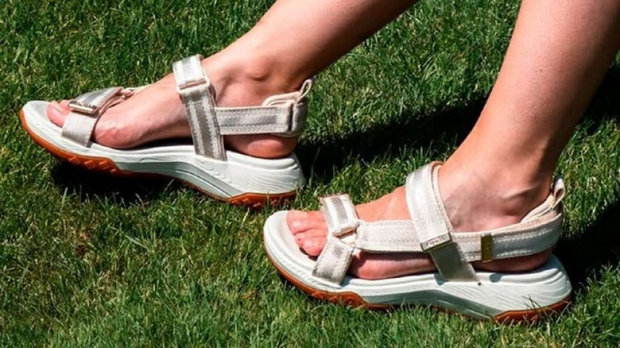 Muévete sin límites este verano con las sandalias deportivas de Atom