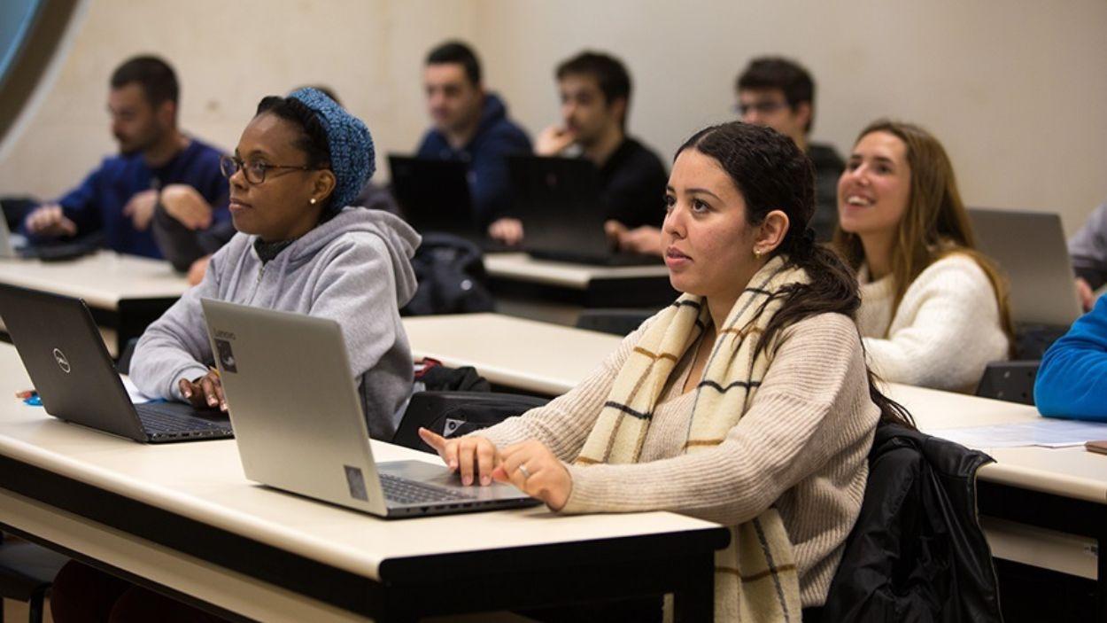 Un grupo de alumnos universitarios. EP