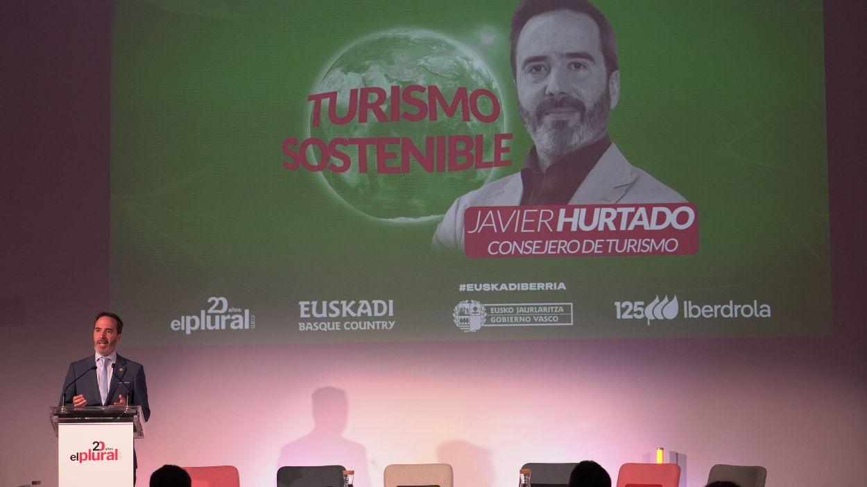 Javier Hurtado, consejero de Turismo del País Vasco, en la jornada Turismo Sostenible Euskadi, Destino de Valor organizada por ElPlural.com