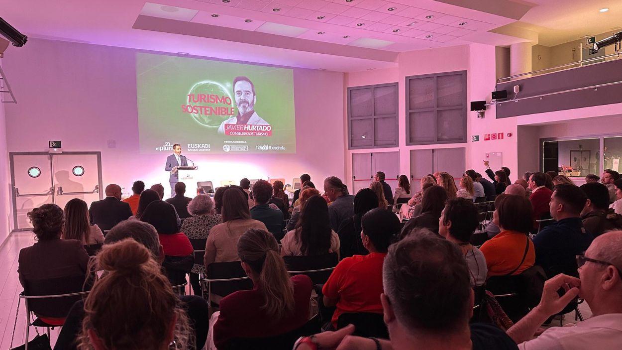 Javier Hurtado, consejero de Turismo de Euskadi, defendió un turismo justo, inclusivo y respetuoso
