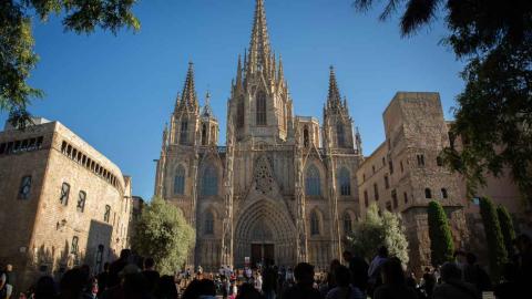 Cien mil poemas caerán del cielo de Barcelona para celebrar la libertad