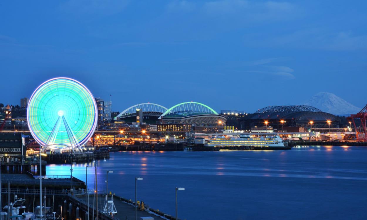 La ubicación estratégica del estadio, junto al frente marítimo de Seattle, lo convierte en uno de los grandes referentes deportivos y culturales de la ciudad. ACS