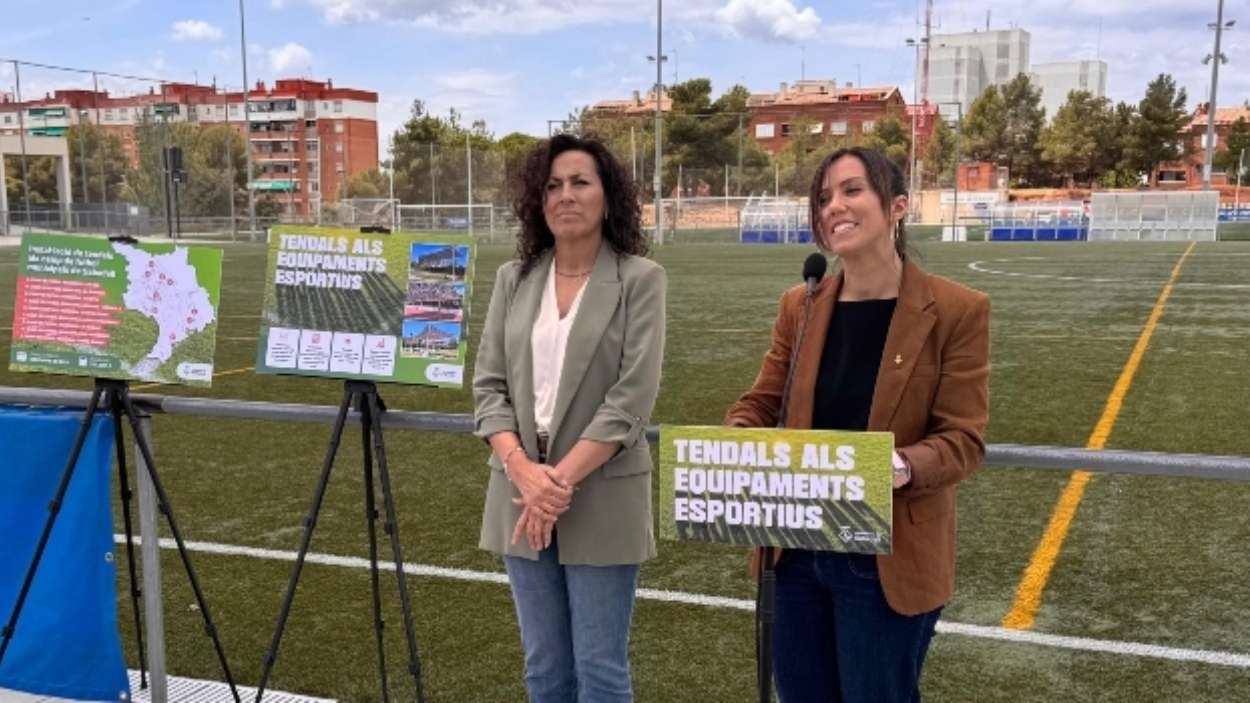 El Ayuntamiento instalará toldos en los campos de fútbol municipales para ganar zonas de sombra en las gradas. Ayuntamiento de Sabadell