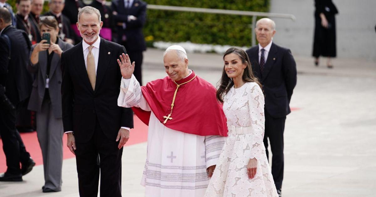La broma de Felipe VI al Papa tras recibirlo en Cibeles que ha pasado desapercibida