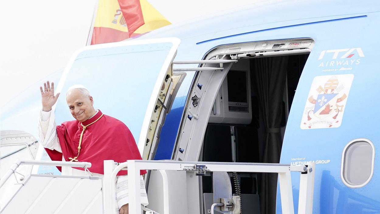 El Papa León XIV a su llegada al aeropuerto Adolfo Suárez Madrid-Barajas. EP