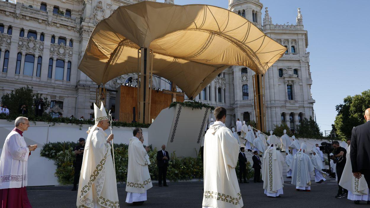 El Papa León XIV preside la misa de la festividad del Corpus Christi, en la Plaza de Cibeles, a 7 de junio de 2026, en Madrid (España). Europa Press.