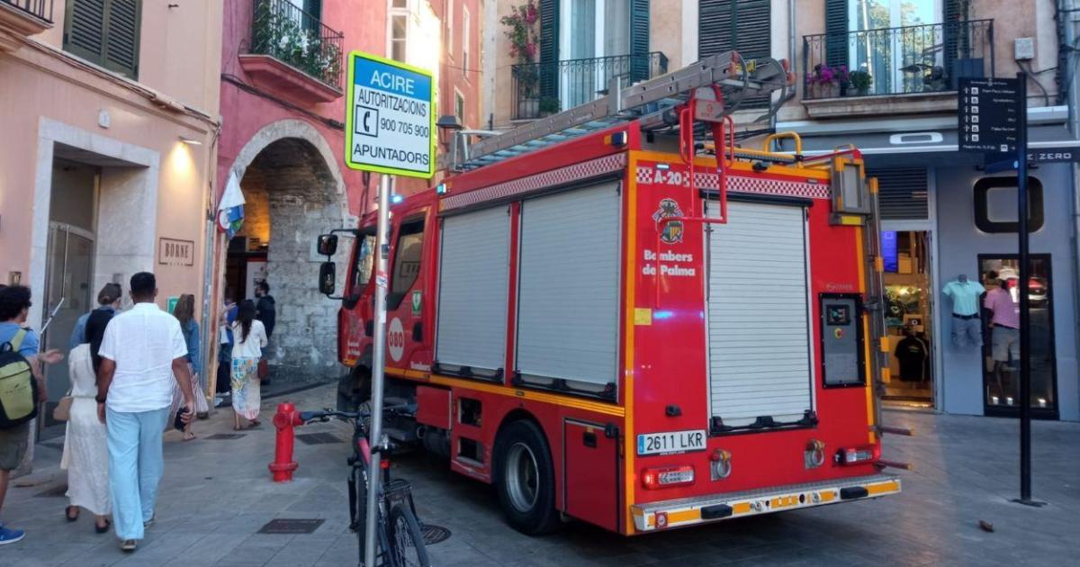 Cuatro heridos graves por una fuga de gas en un piso turístico ilegal de Palma