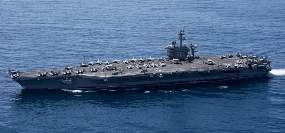 El portaaviones de propulsión nuclear estadounidense Carl Vinson navega por el Océano Índico el pasado 15 de abril de 2017