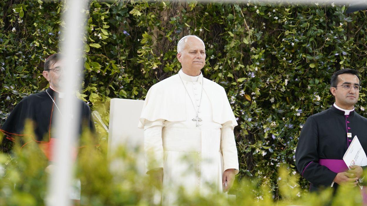 El Papa León XIV durante el encuentro con la comunidad diocesana, en el Estadio Bernabéu. EP.