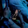 Imagen de recurso de un menor usando el móvil durante un concierto. EP/Archivo.