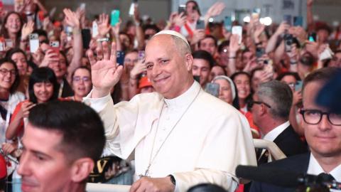 Los voluntarios despiden al Papa de Madrid: "Santi