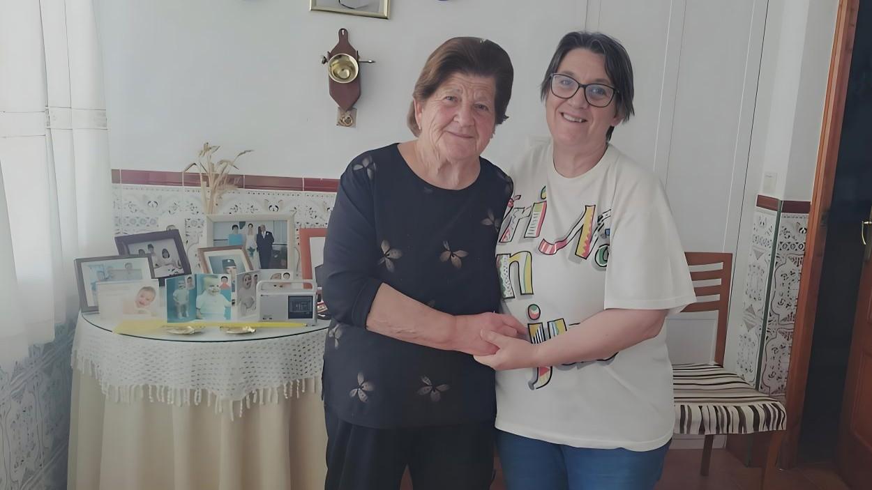 María Antonia Arnas y Yolanda Lapeña. PSOE Cuenca