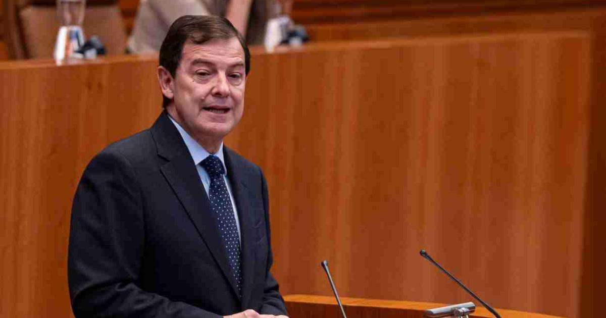 Mañueco, investido presidente de la Junta de Castilla y León tras asumir la «prioridad nacional» de Vox
