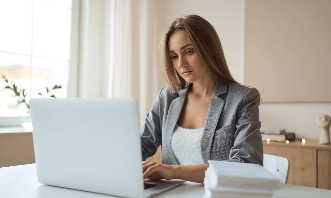 Cómo cambiar la personalidad de tu IA para que te responda como necesitas