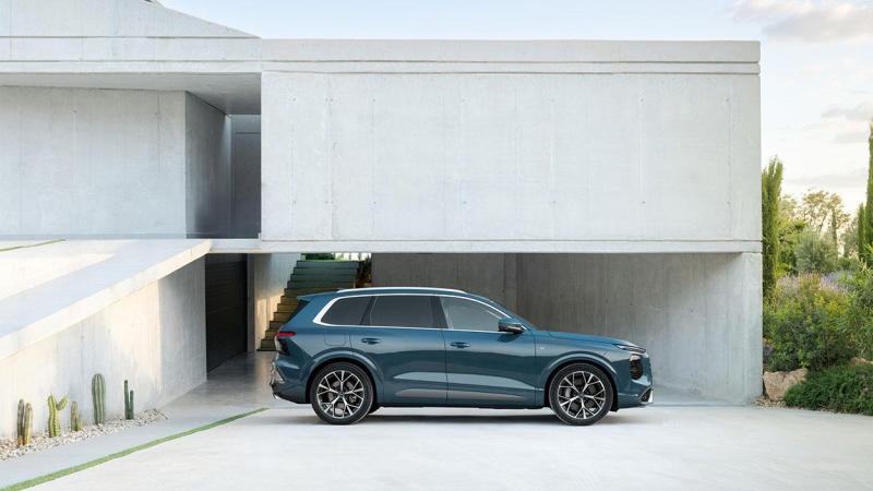 audiq7 lateral audiq7 lateral