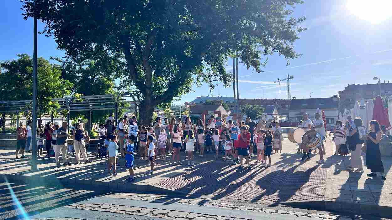 Una de las manifestaciones que se han producido este miércoles en varios centros educativos de Toledo. EP.