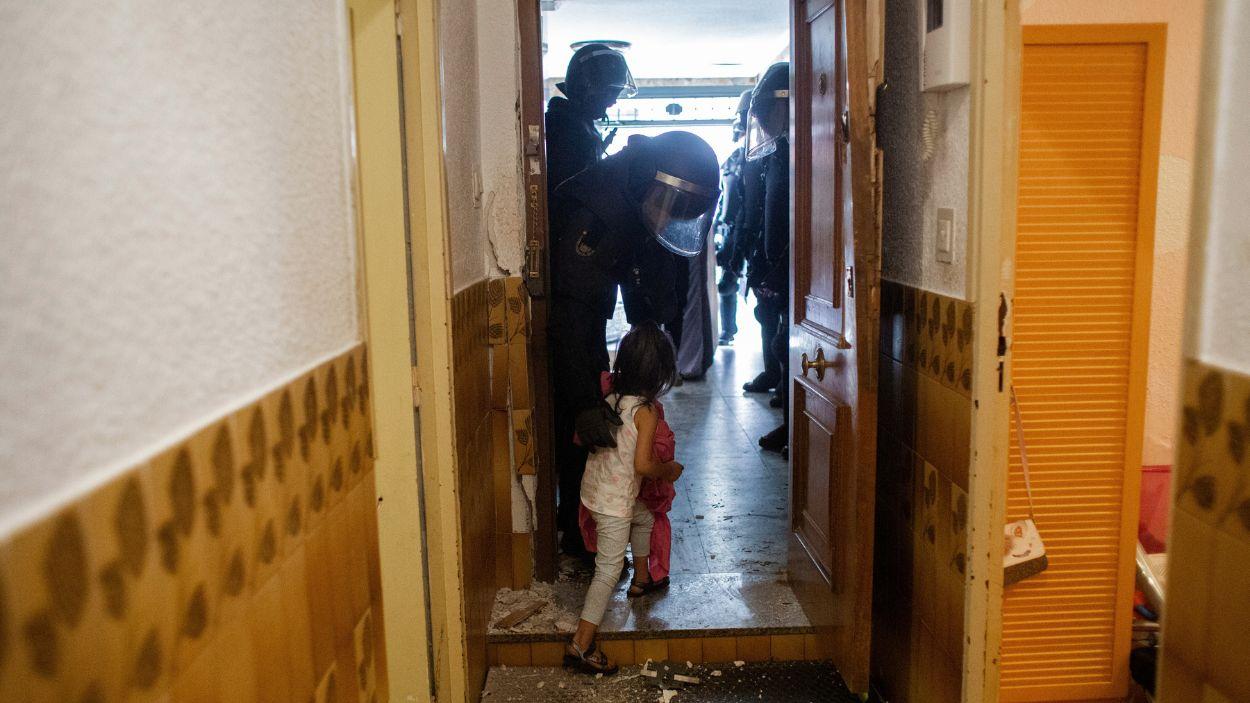 Desahucio de una familia con niños. EPArchivo.