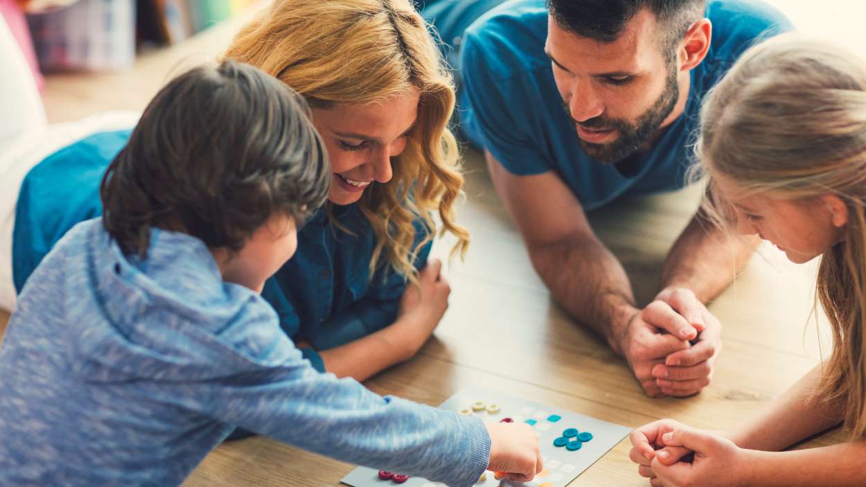 Los juegos de mesa mejoran el desarrollo infantil y fortalecen los vínculos familiares, según los expertos