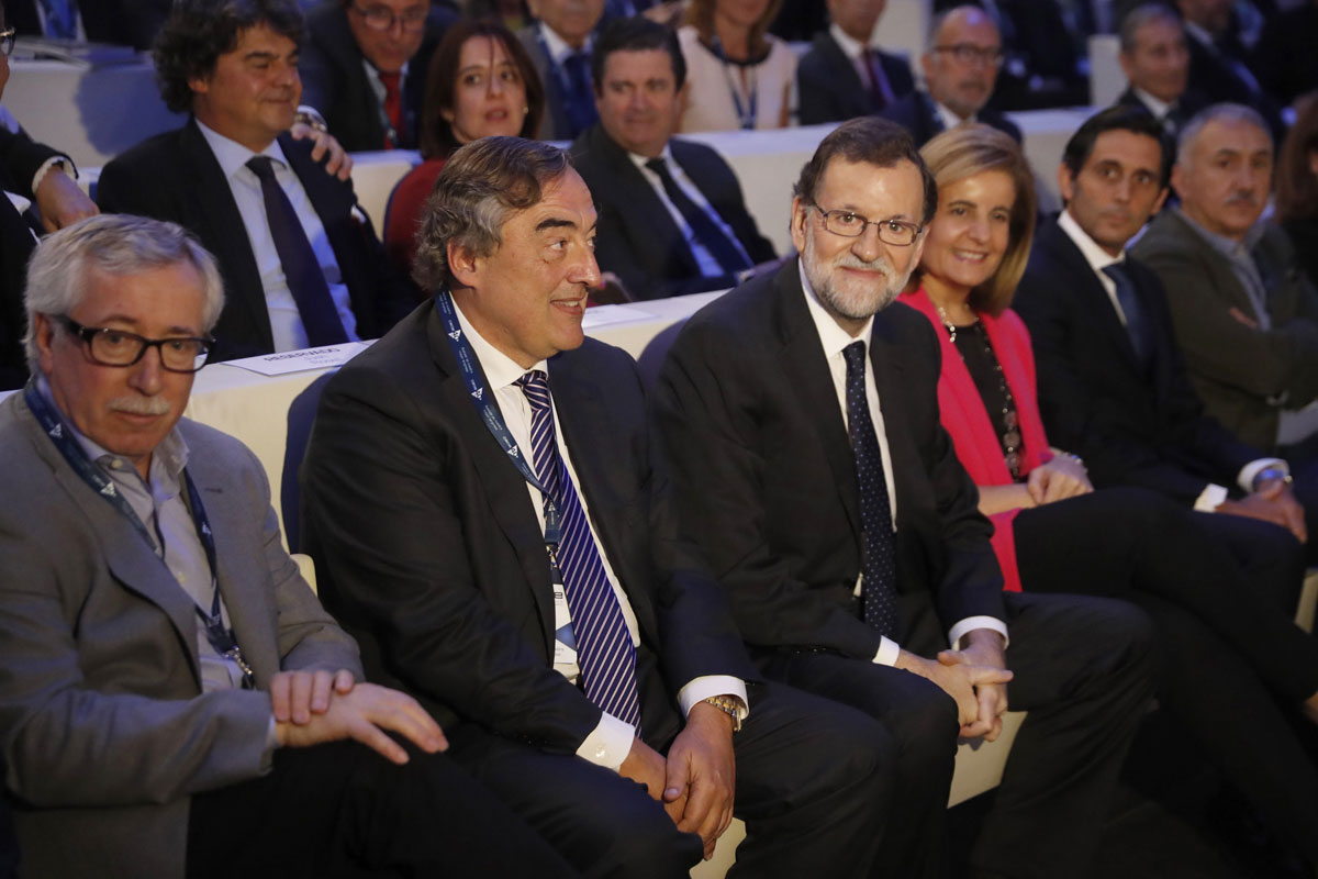 Rajoy, Rosell, Toxo, Báñez, Pallete y Álvarez en la clausura de la Asamblea General de la CEOE