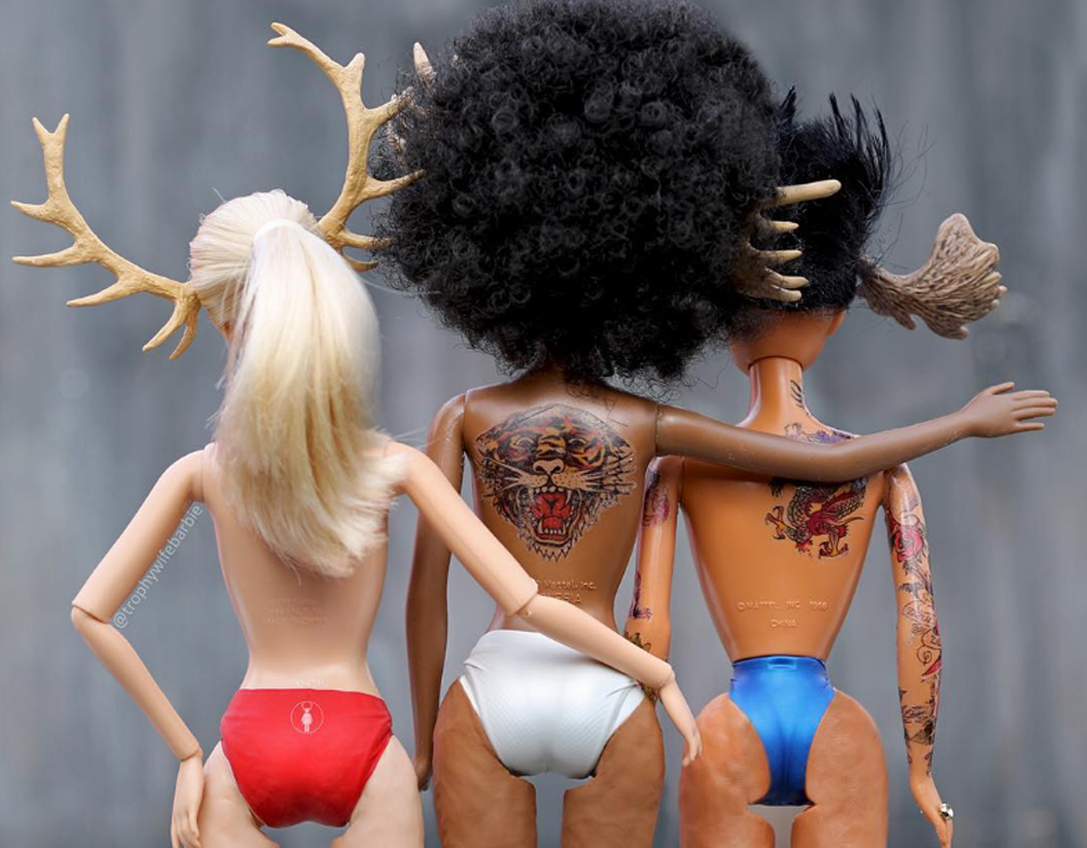 La artista sudafricana Annelies Hoffmeyr reinventa a la Barbie.