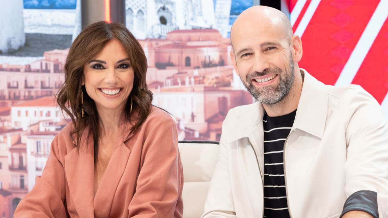 Marta Flich y Gonzalo Miró en el plató de 'Directo al grano' (RTVE)