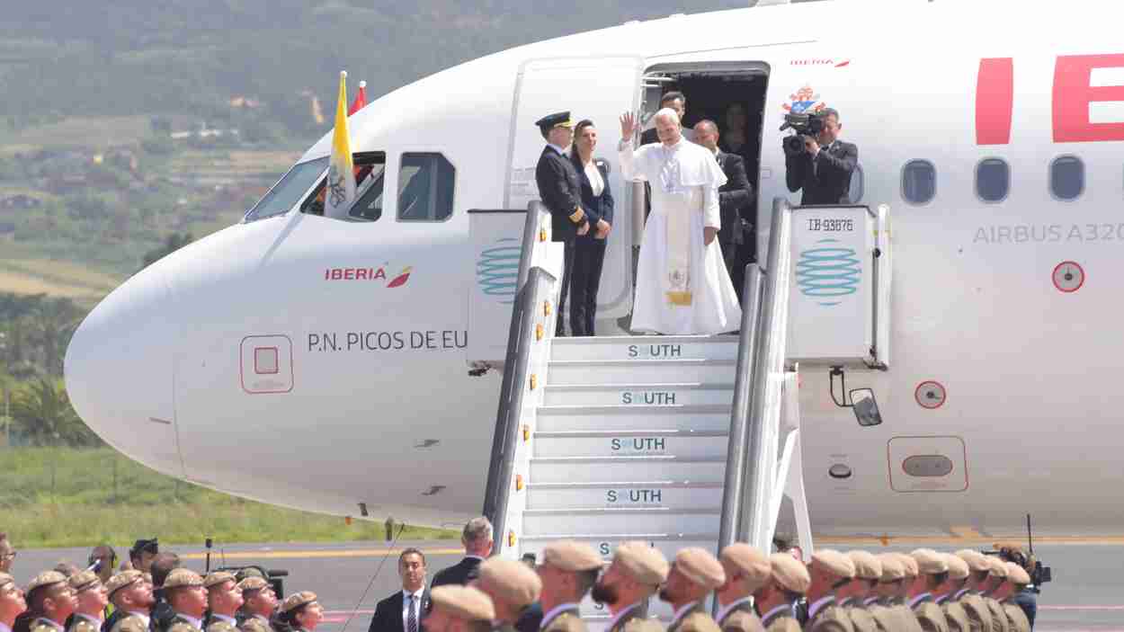 Se retrasa la salida del Papa en Tenerife. EP