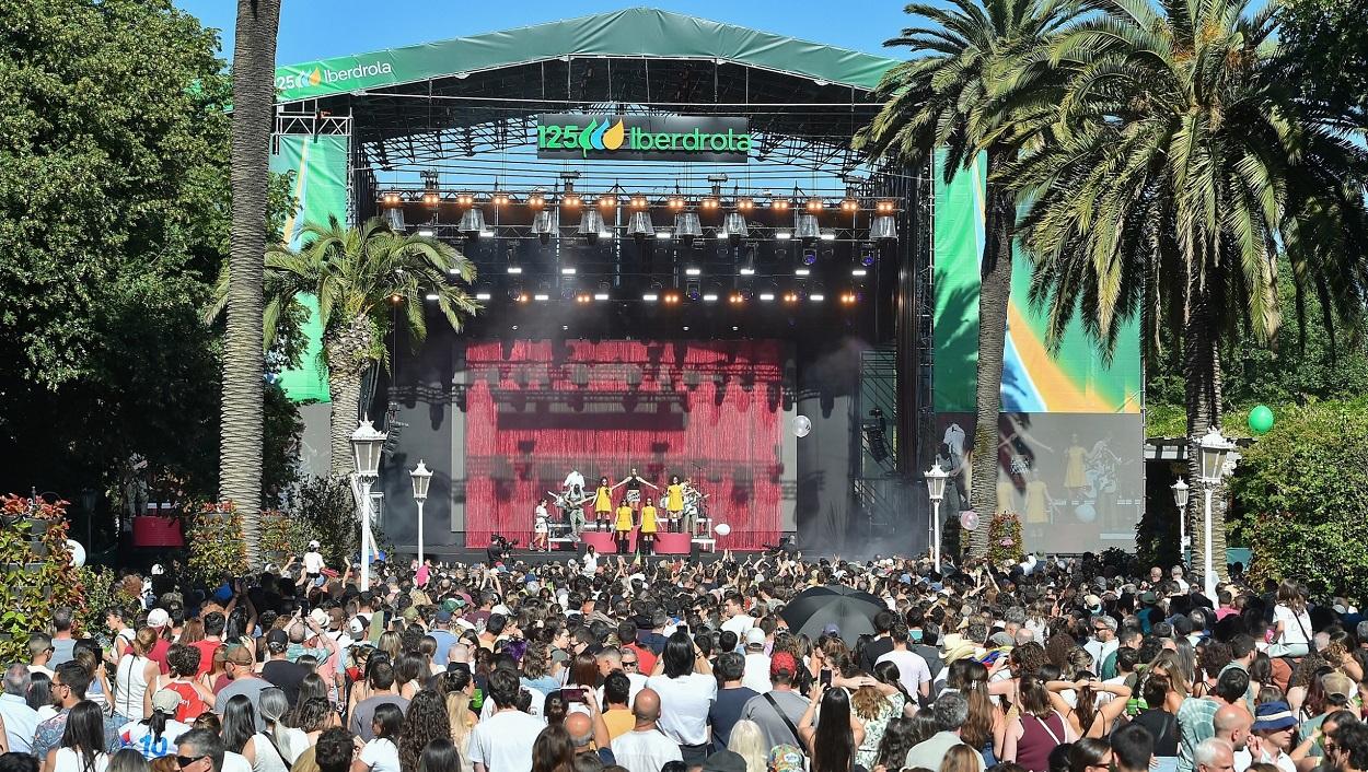 La ciudad de Bilbao celebra el 125 aniversario de Iberdrola con un festival de música gratuito de más de seis horas.
