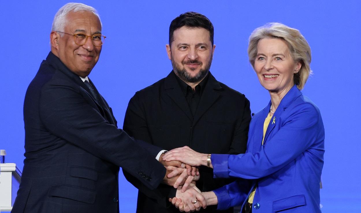 El presidente de Ucrania, Volodimir Zelenski, recibe en Kiev a la presidenta de la Comisión Europea, Ursula von der Leyen, y al presidente del Consejo Europeo, António Costa, en febrero de 2026. EP