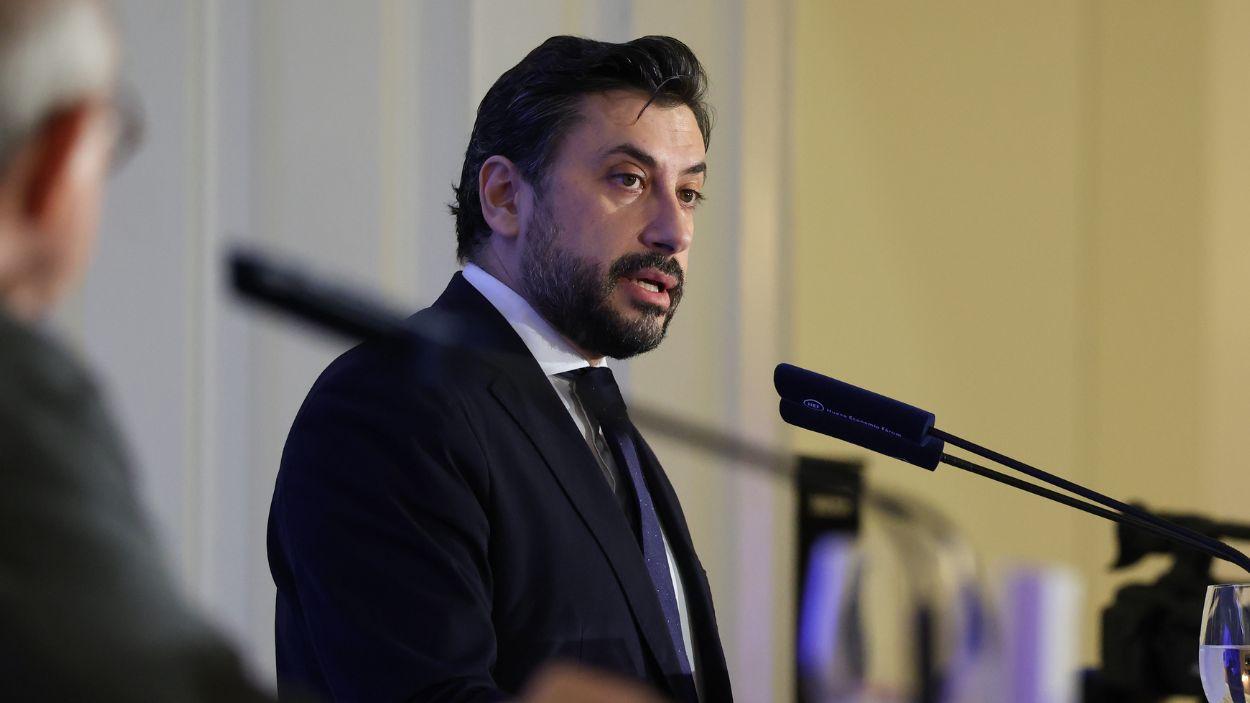 El portavoz del Grupo Parlamentario Popular en la Asamblea de Madrid, Carlos Díaz Pache, durante un desayuno informativo, en el hotel Four Seasons, a 15 de junio de 2026