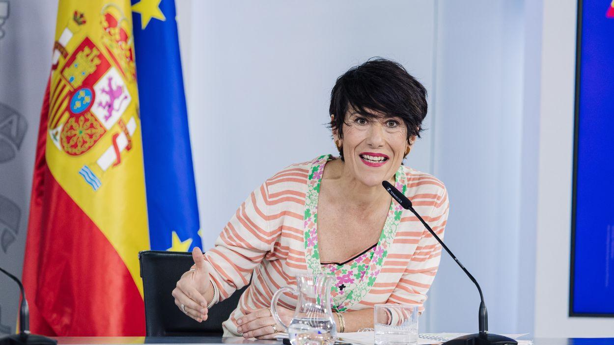 La ministra Portavoz, Elma Saiz, durante la rueda de prensa posterior al Consejo de Ministros, a 16 de junio de 2026, en Madrid. EP.
