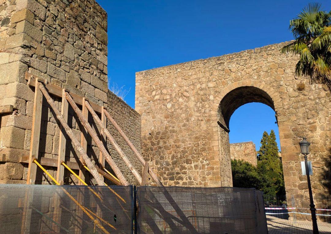 Cinco torres de la muralla de Talavera presentan daños mientras PP y Vox descartan actuar por ahora. PSOE Talavera.