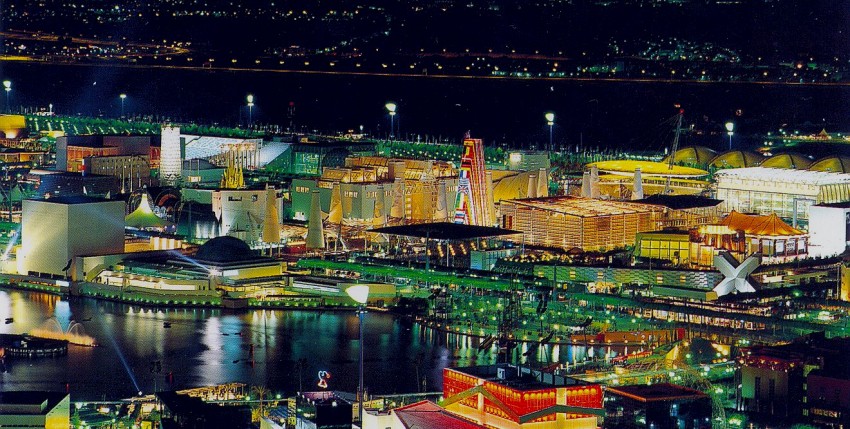 Panorámica nocturna de la Expo 92 en todo su esplendor.